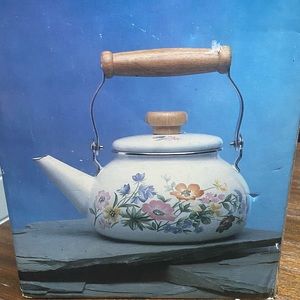 Vintage Natl Housewares Gourmet Country Classics 2.5 qt Tea Kettle Meadow New